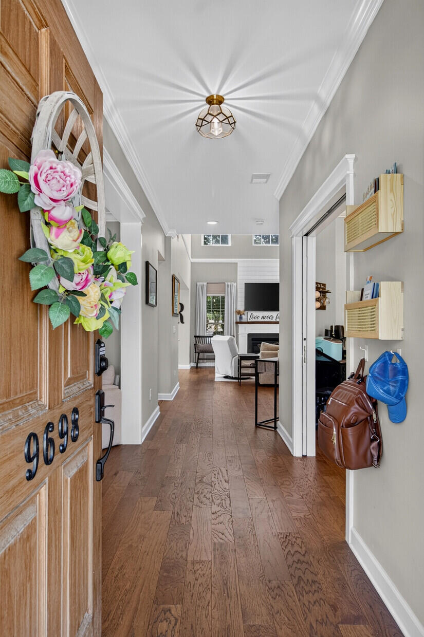 9698 Seminole Way