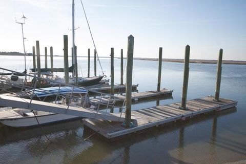 A home in Dewees Island