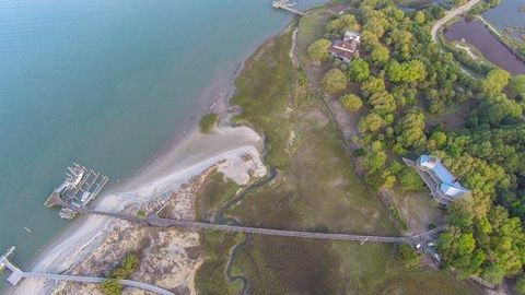 A home in Dewees Island