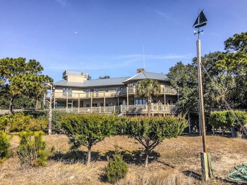 A home in Dewees Island