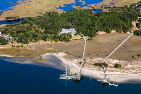 A home in Dewees Island