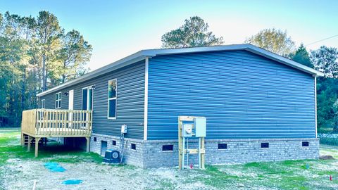 A home in Bonneau