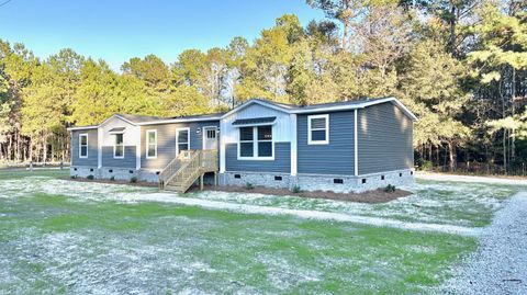 A home in Bonneau