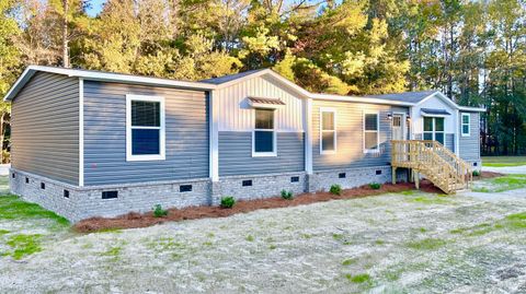 A home in Bonneau