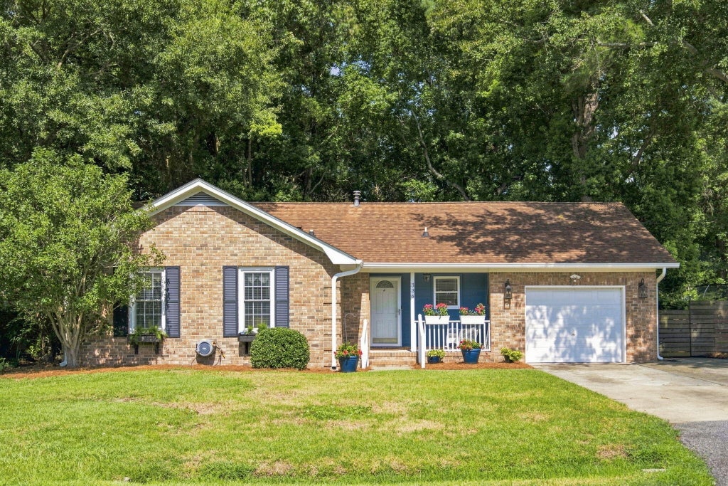 Photo of 336 Canterbury Road, Charleston, SC 29407 (MLS # 26026431)