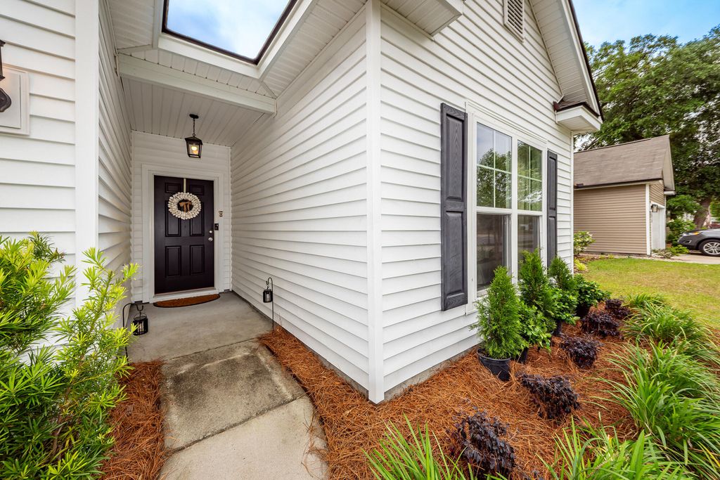 Photo of 2022 Lanneau Lane, Johns Island, SC 29455 (MLS # 26012311)