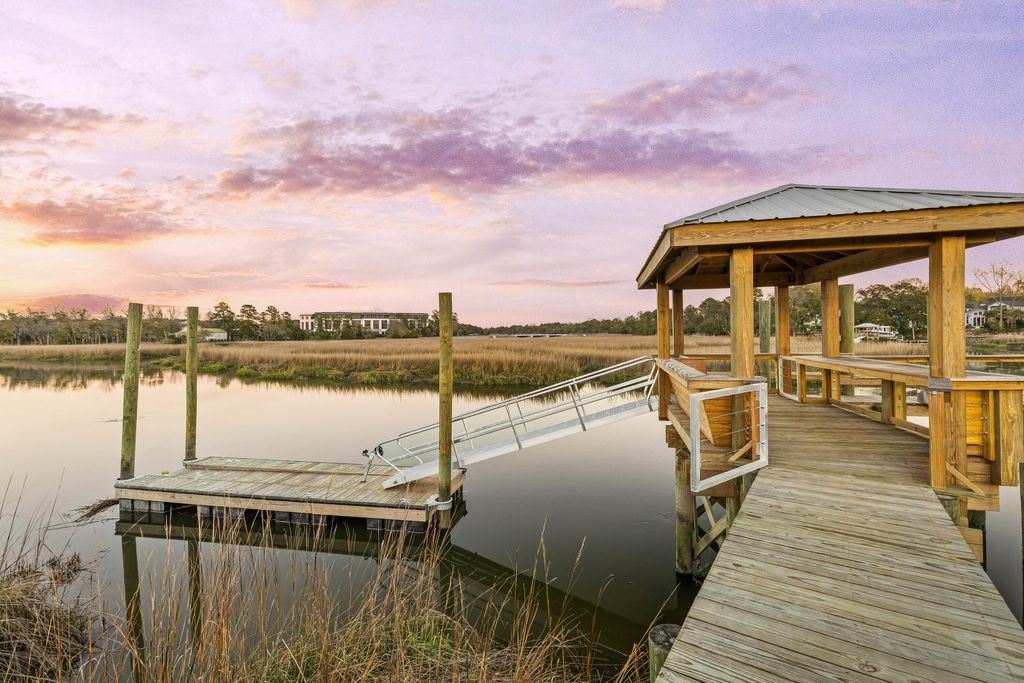 Photo of 118 Collins Hill Lane, Charleston, SC 29492 (MLS # 26006852)