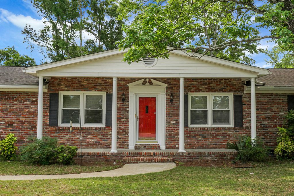 Photo of 1046 Birchdale Drive, Charleston, SC 29412 (MLS # 26011669)