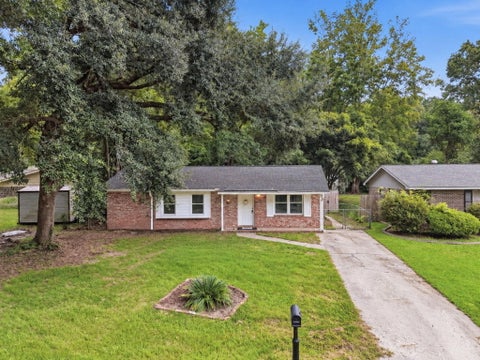 Photo of 221 Barshay Drive, Summerville, SC 29483 (MLS # 26025778)