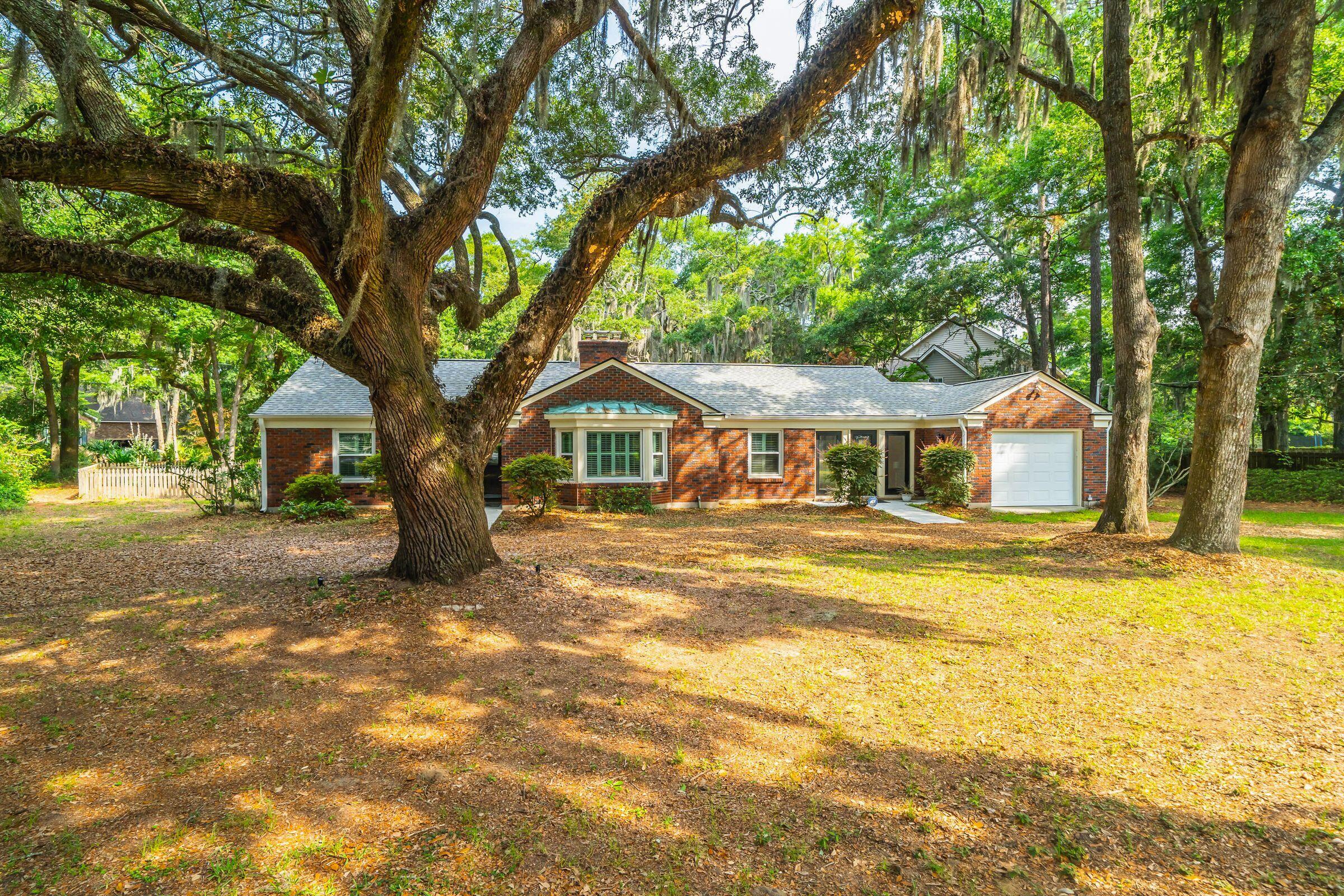 562 Fort Johnson Road