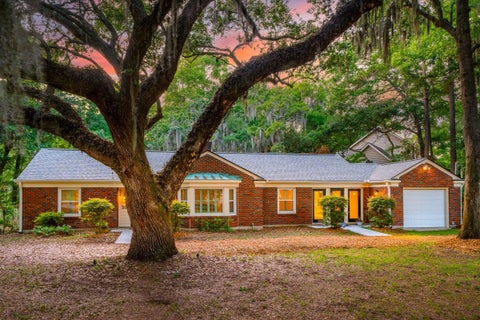Photo of 562 Fort Johnson Road, Charleston, SC 29412 (MLS # 26016984)
