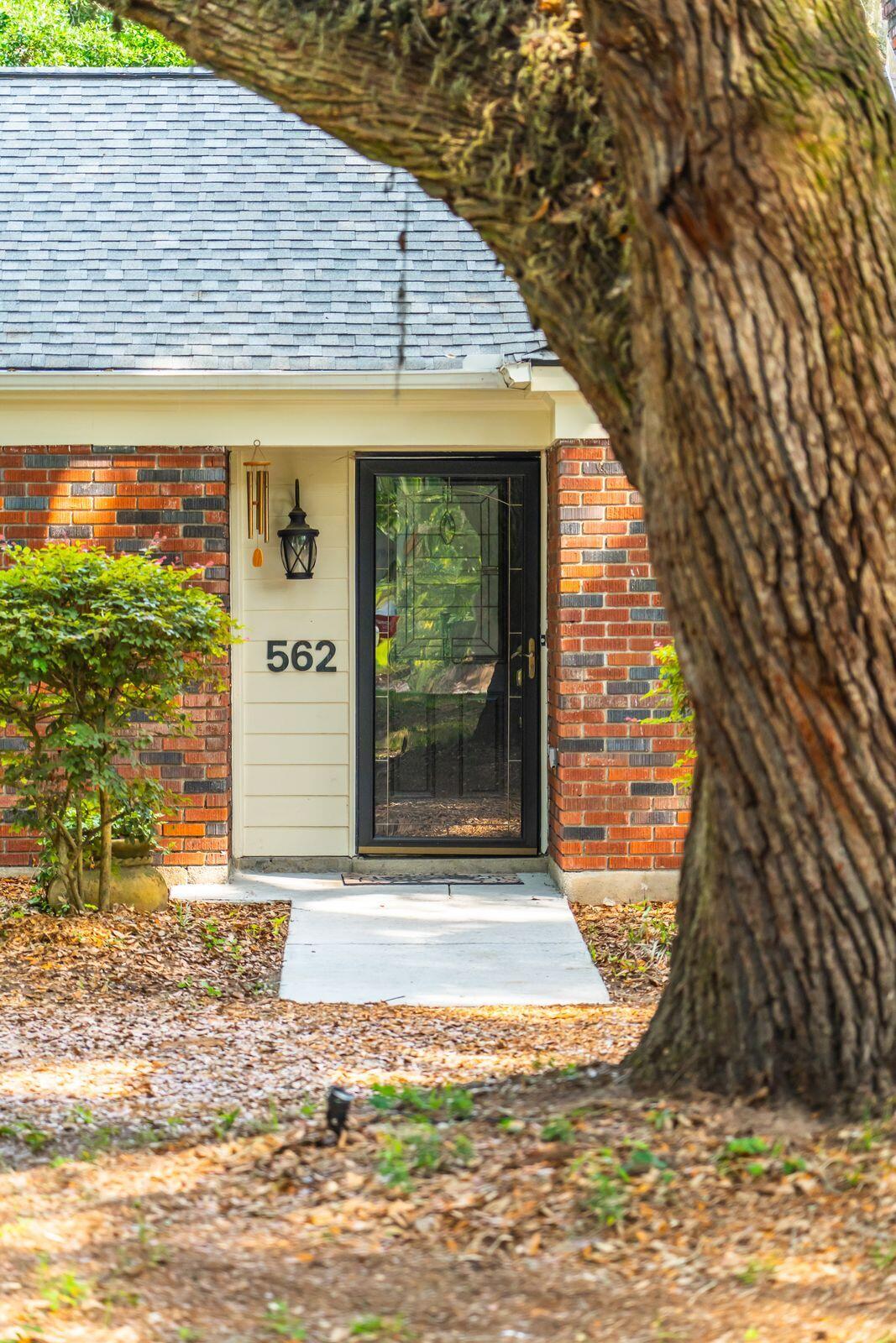 562 Fort Johnson Road