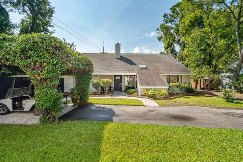 Photo of 1126 Middleton Court, Mount Pleasant, SC 29464 (MLS # 25019510)