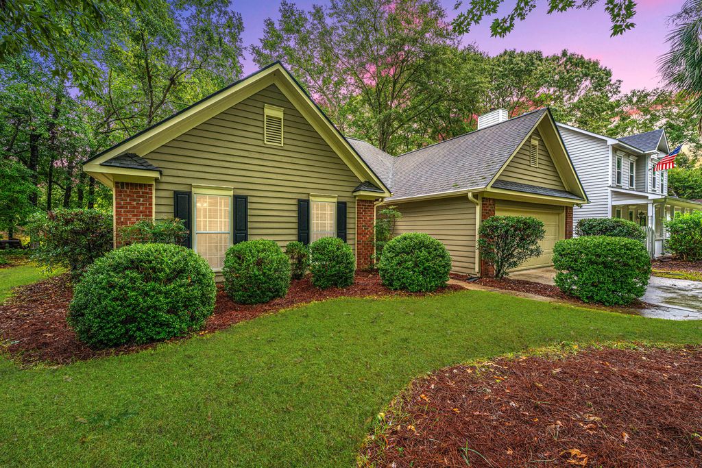 Photo of 1166 Old Ivy Way, Mount Pleasant, SC 29466 (MLS # 25026781)