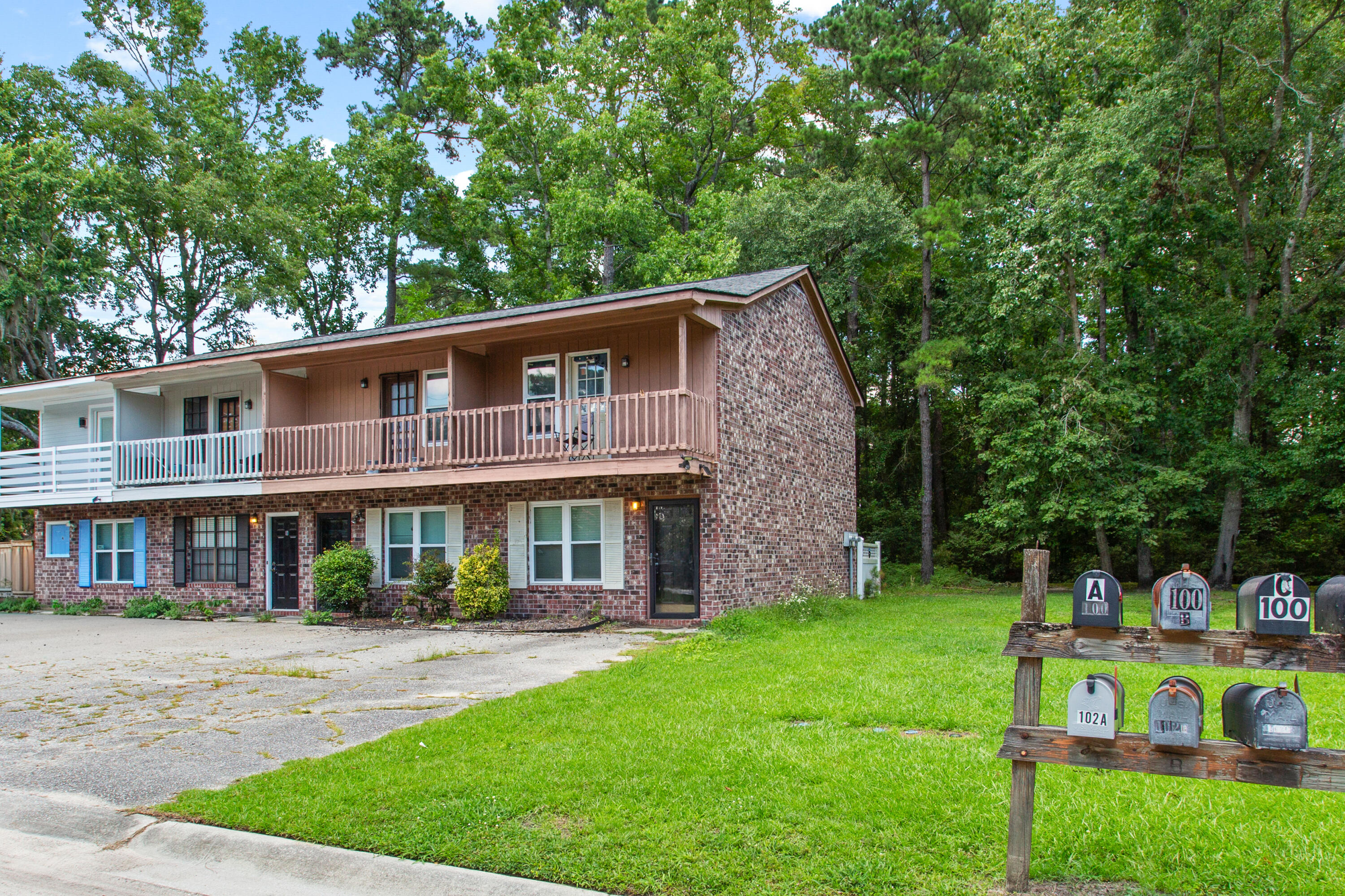 100 Kimeran Lane D