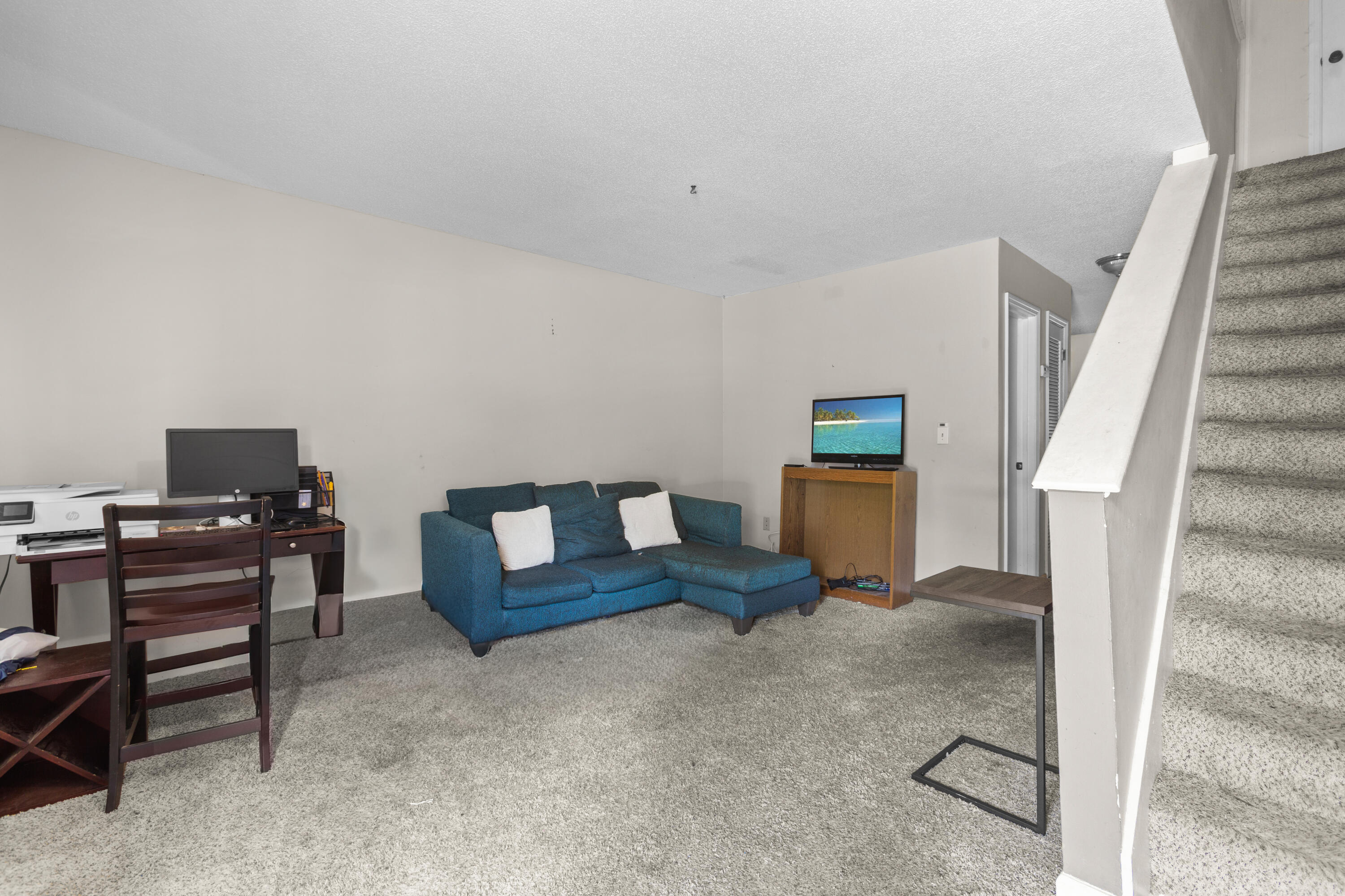 100 Kimeran Lane D