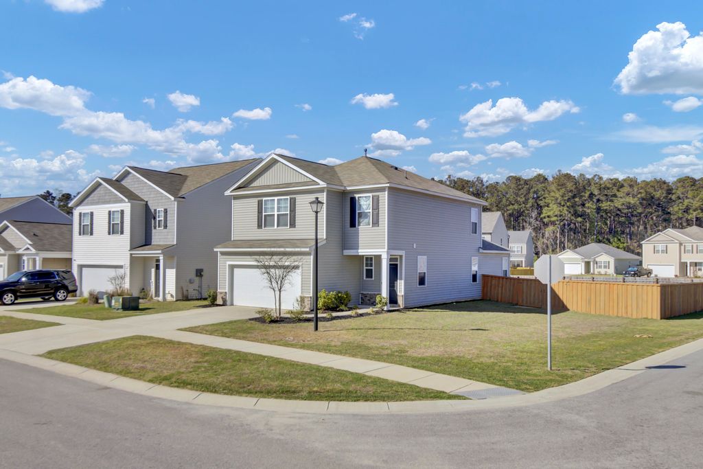 Photo of 163 Horizon Ridge Drive, Summerville, SC 29486 (MLS # 26007972)