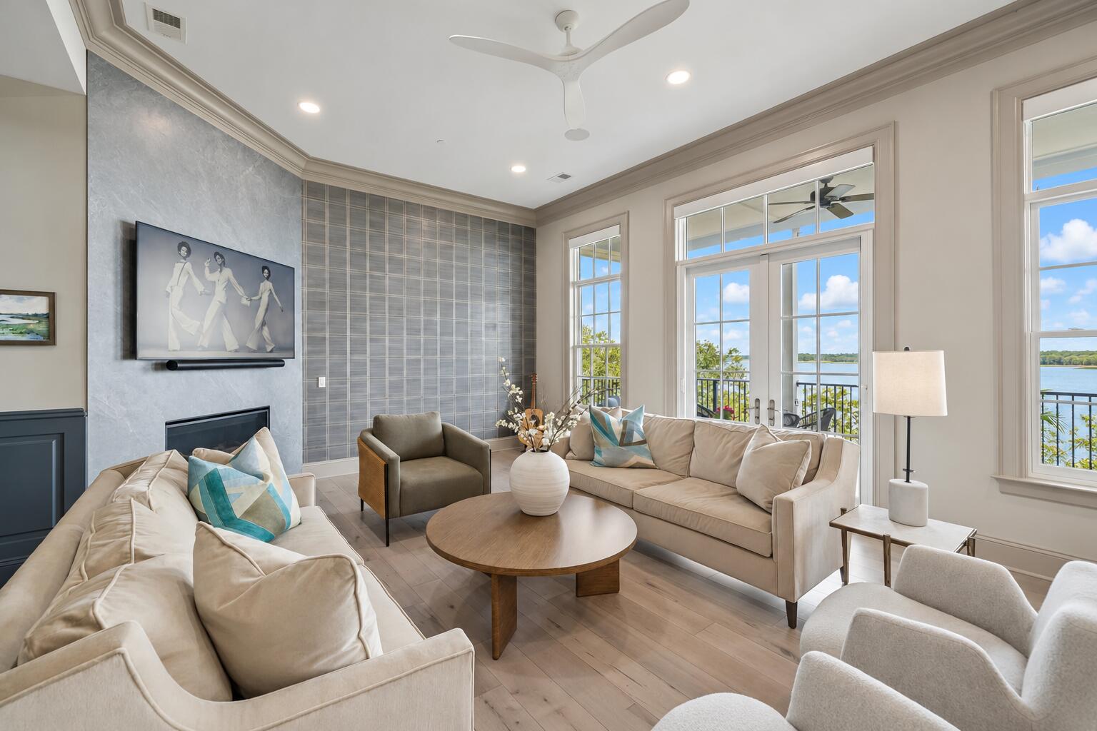 108 Fairbanks Oak Alley Unit 401