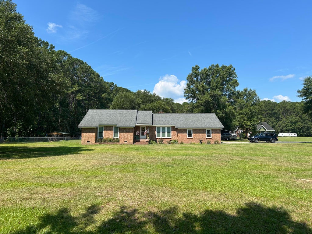 Photo of 113 Tunnel Road, Summerville, SC 29483 (MLS # 26019478)