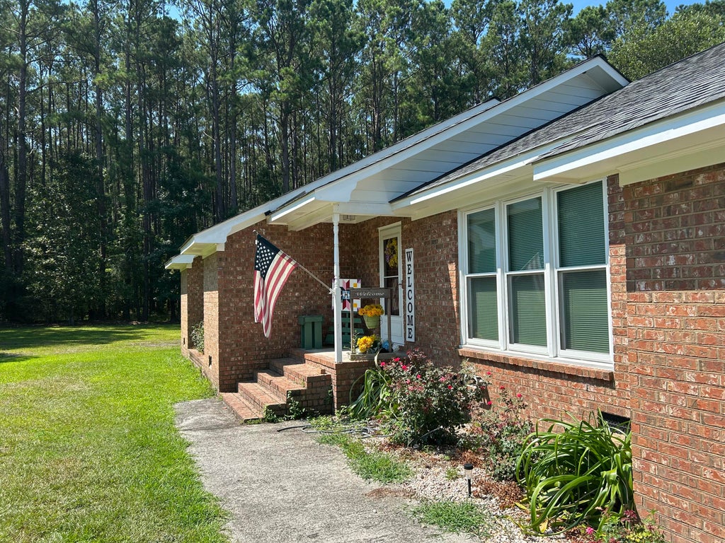 Photo of 113 Tunnel Road, Summerville, SC 29483 (MLS # 26019478)