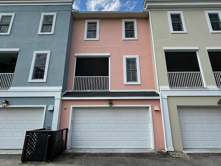 656 Coleman Boulevard 402