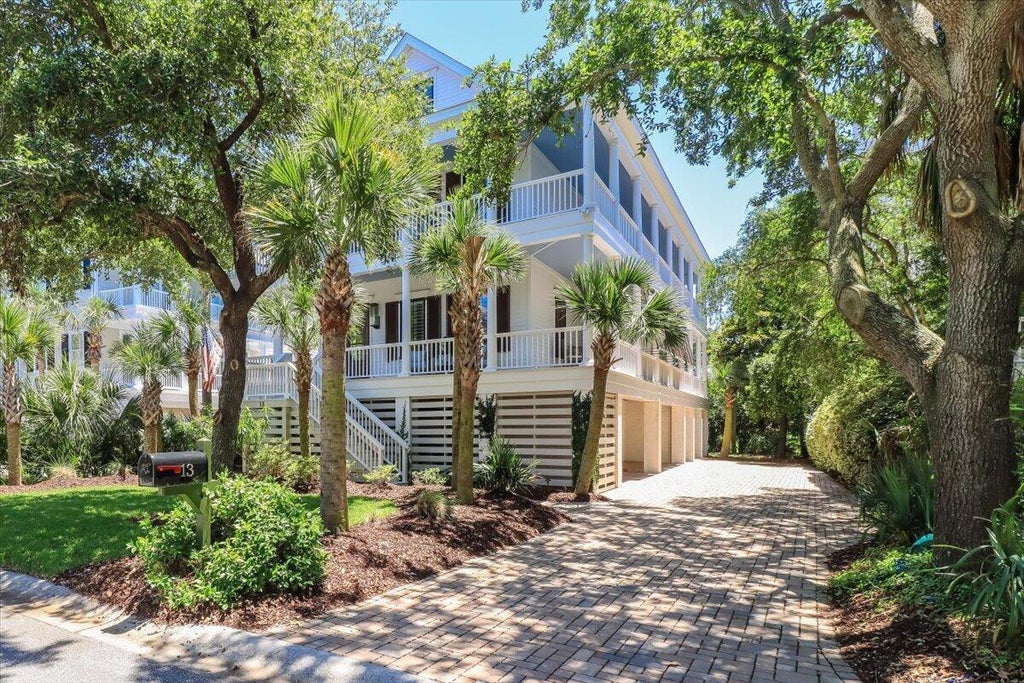 Photo of 13 Morgan Place Drive, Isle of Palms, SC 29451 (MLS # 26026130)
