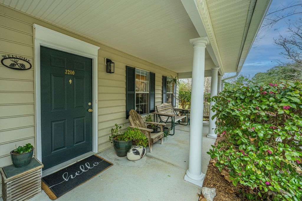 Photo of 3200 Queensgate Way, Mount Pleasant, SC 29466 (MLS # 26001409)