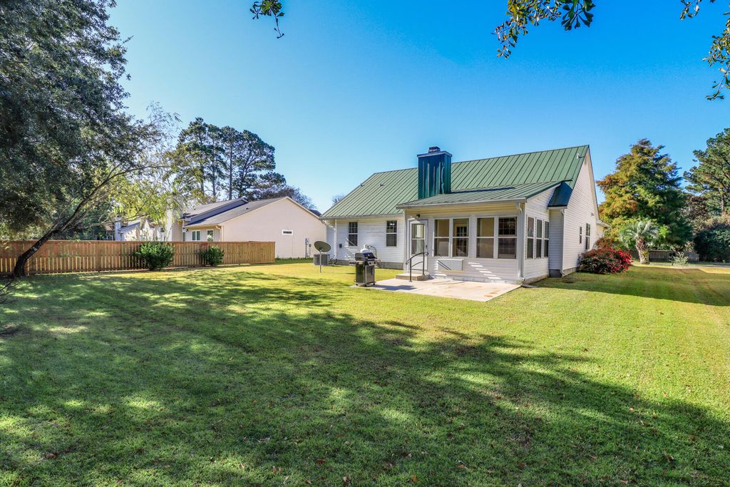 Photo of 434 S Piazza Court, Mount Pleasant, SC 29464 (MLS # 26005731)