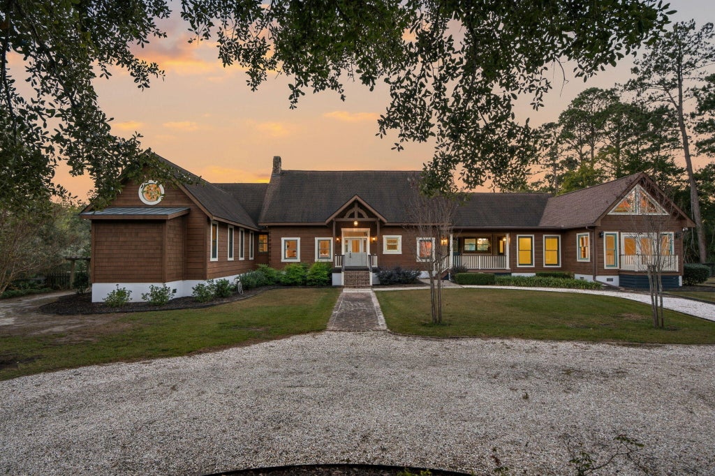 Photo of 4400 Wando Farms Road, Mount Pleasant, SC 29429 (MLS # 26029481)