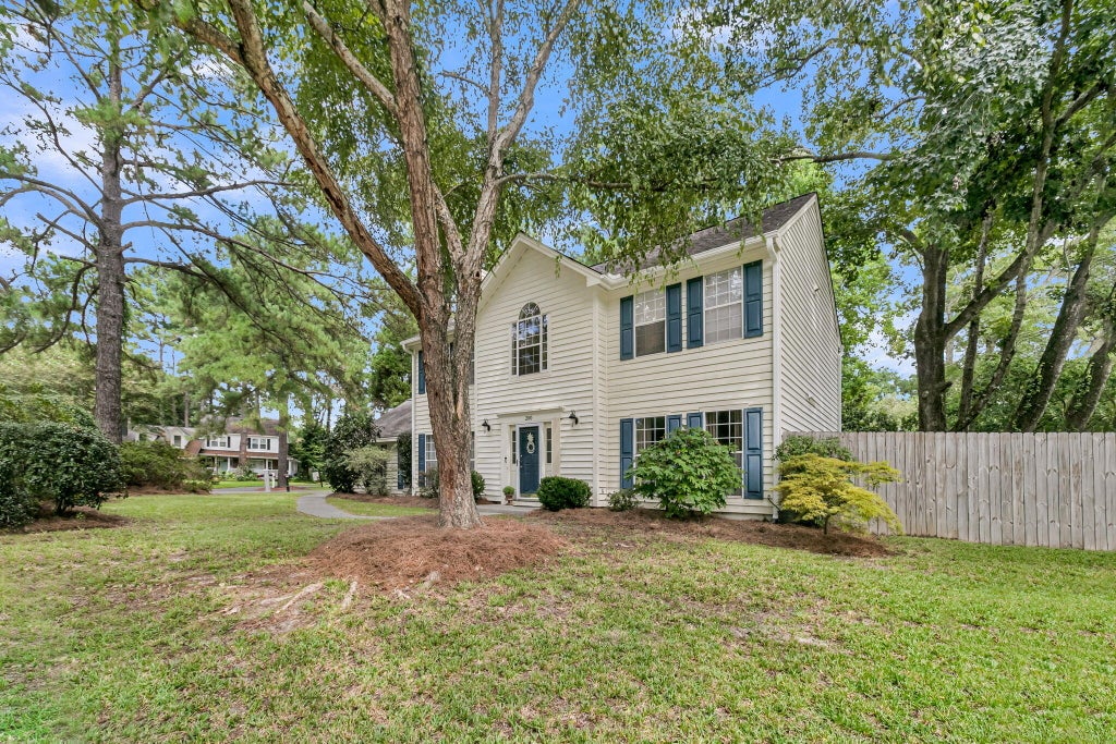 Photo of 200 Wickford CT, Summerville, SC 29485 (MLS # 26025111)