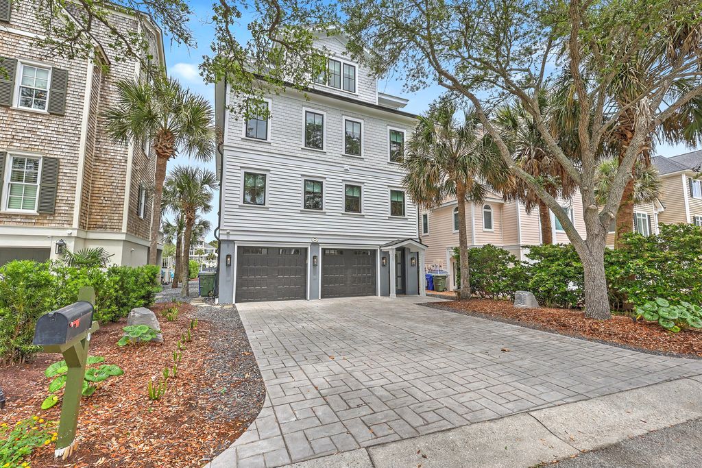 Photo of 30 Morgan Drive, Isle of Palms, SC 29451 (MLS # 26013985)