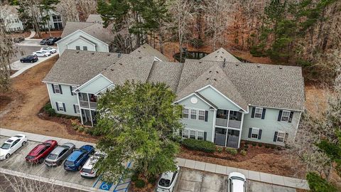 Photo of 806 E Marymont Lane, Charleston, SC 29414 (MLS # 26005413)