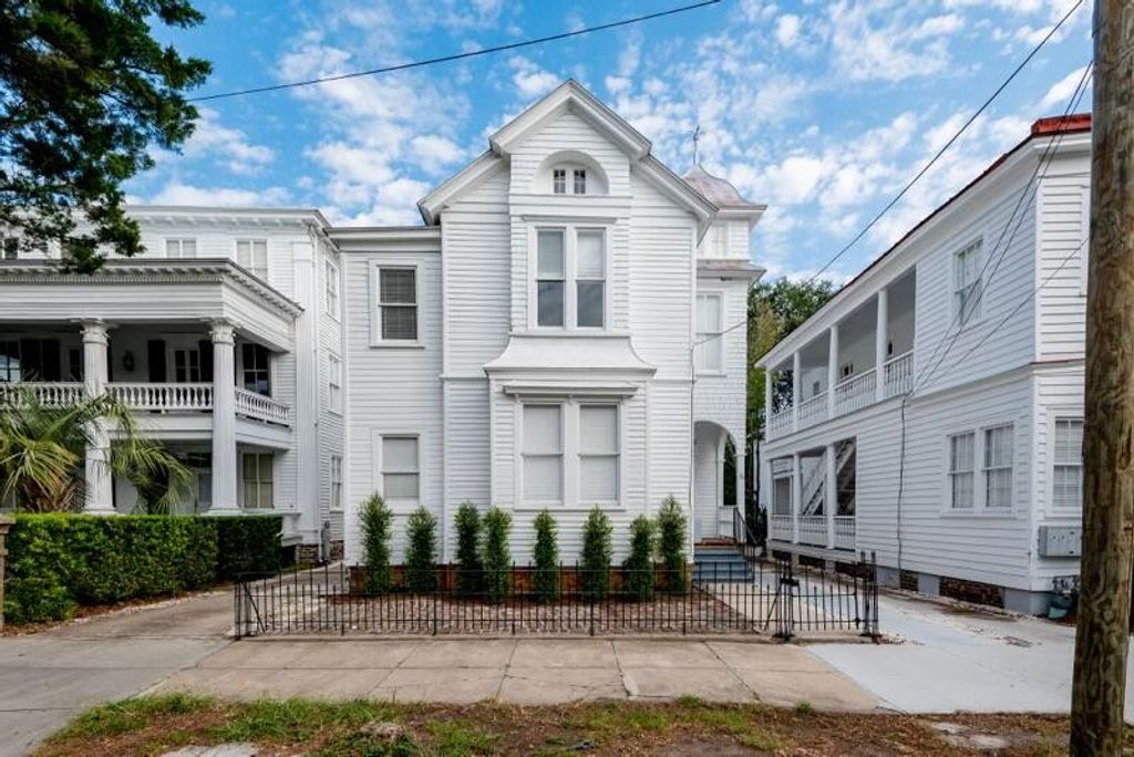 Photo of 176-178 Broad Street, Charleston, SC 29401 (MLS # 24018617)