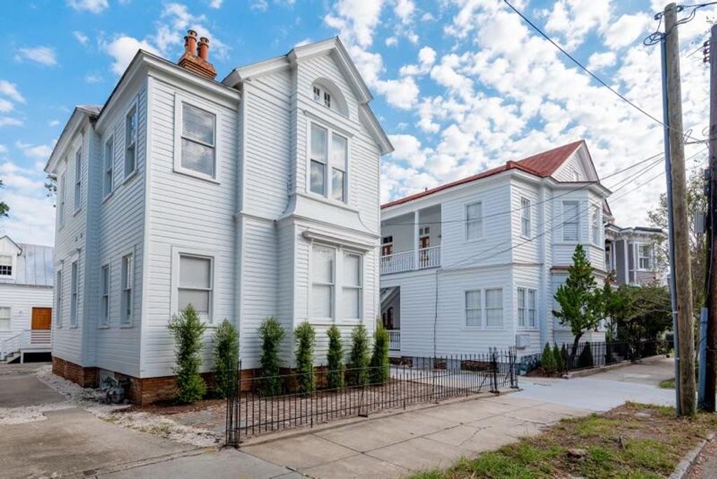 Photo of 176-178 Broad Street, Charleston, SC 29401 (MLS # 24018617)