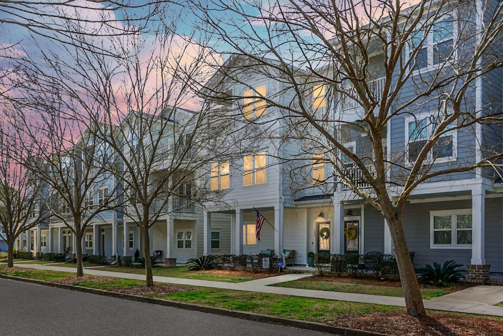 Photo of 129 Sabal Court, Summerville, SC 29483 (MLS # 26006491)