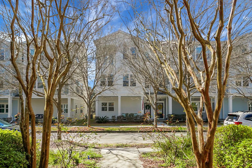 Photo of 129 Sabal Court, Summerville, SC 29483 (MLS # 26006491)