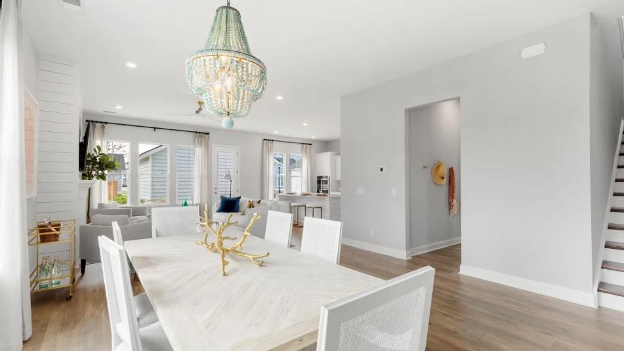 185 Threaded Fern Street