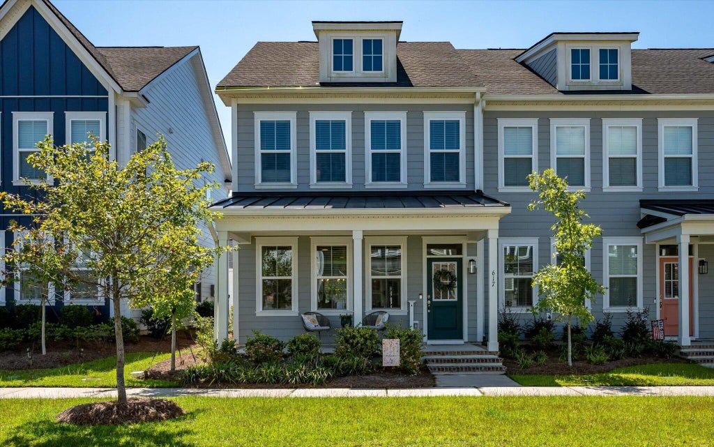 Photo of 617 Southview Lane, Summerville, SC 29486 (MLS # 26024919)