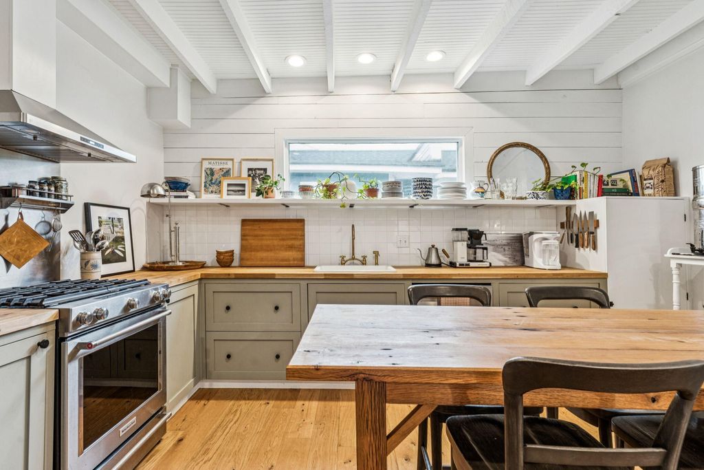 Photo of 11 Dewey Street, Charleston, SC 29403 (MLS # 25032239)