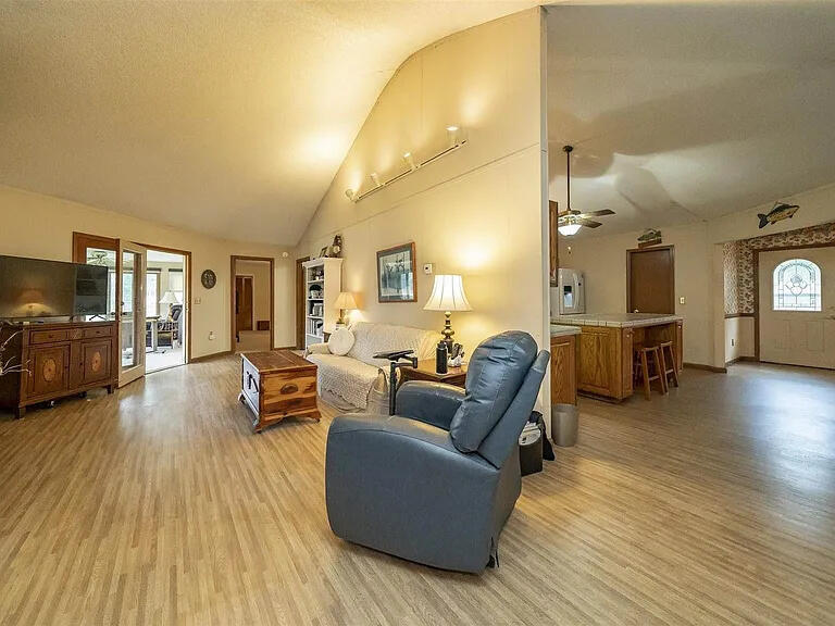 500 Pioneer Shores Road