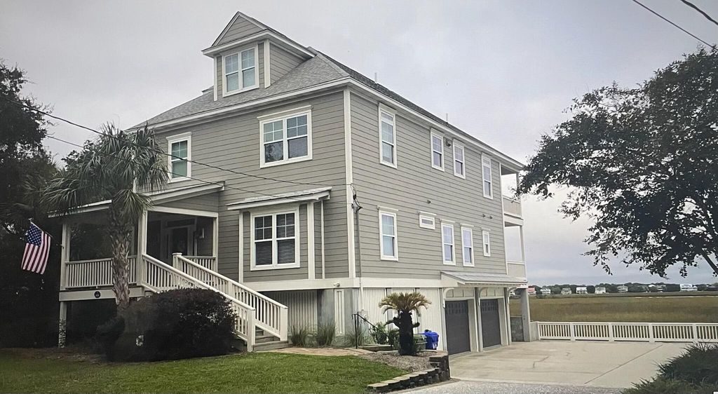 Photo of 616 E Erie Avenue, Folly Beach, SC 29439 (MLS # 25031336)