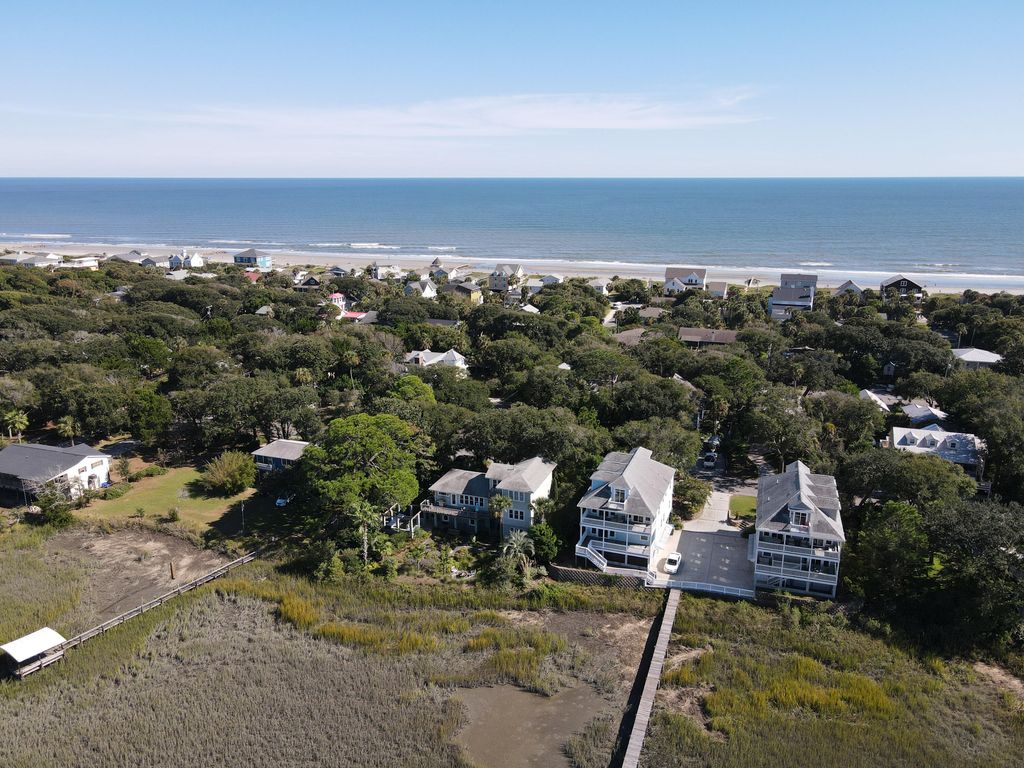 Photo of 616 E Erie Avenue, Folly Beach, SC 29439 (MLS # 25031336)