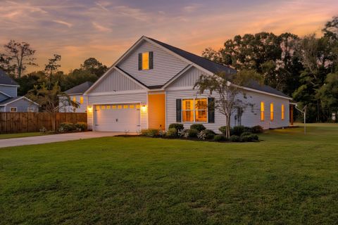 Photo of 707 Butter Road, Bonneau, SC 29431 (MLS # 25028819) Photo of 707 Butter Road, Bonneau, SC 29431 (MLS # 25028819)