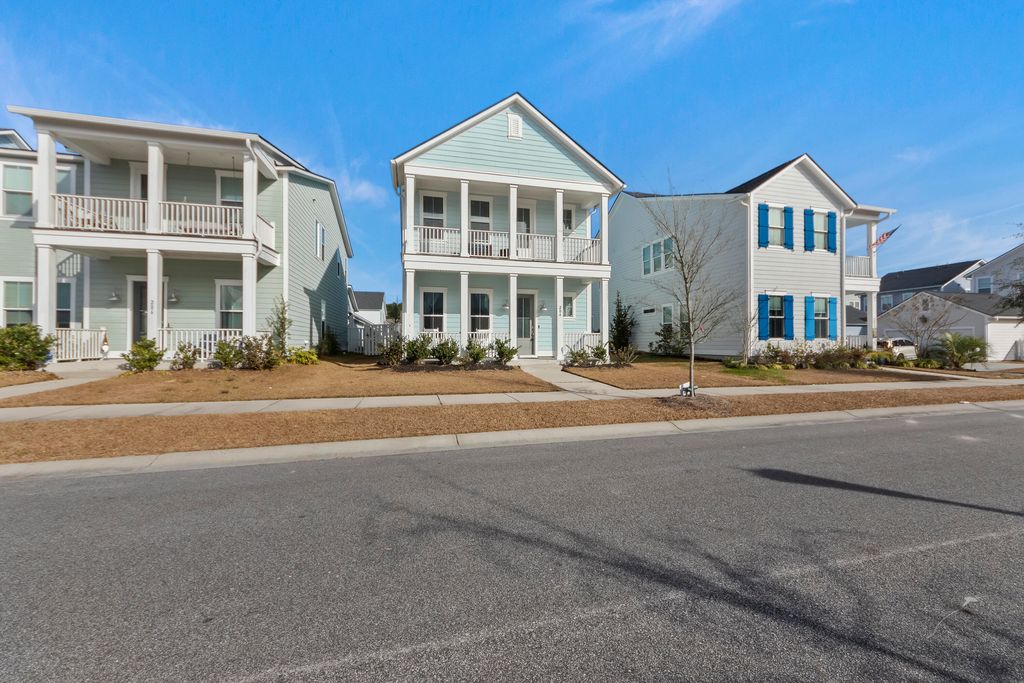 Photo of 204 Magnolia Garden Drive, Summerville, SC 29483 (MLS # 26002051)