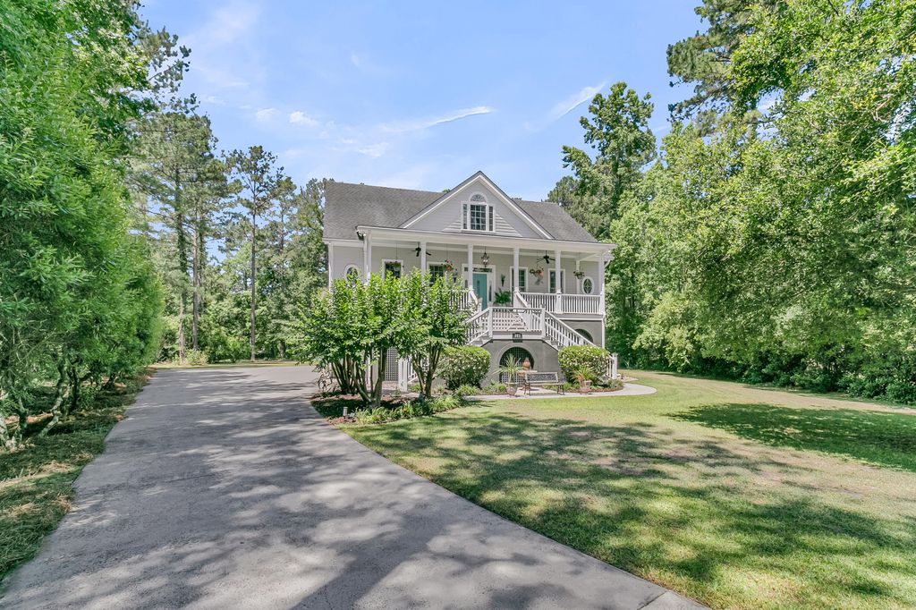 Photo of 103 Satling Court, Ridgeville, SC 29472 (MLS # 26014980)