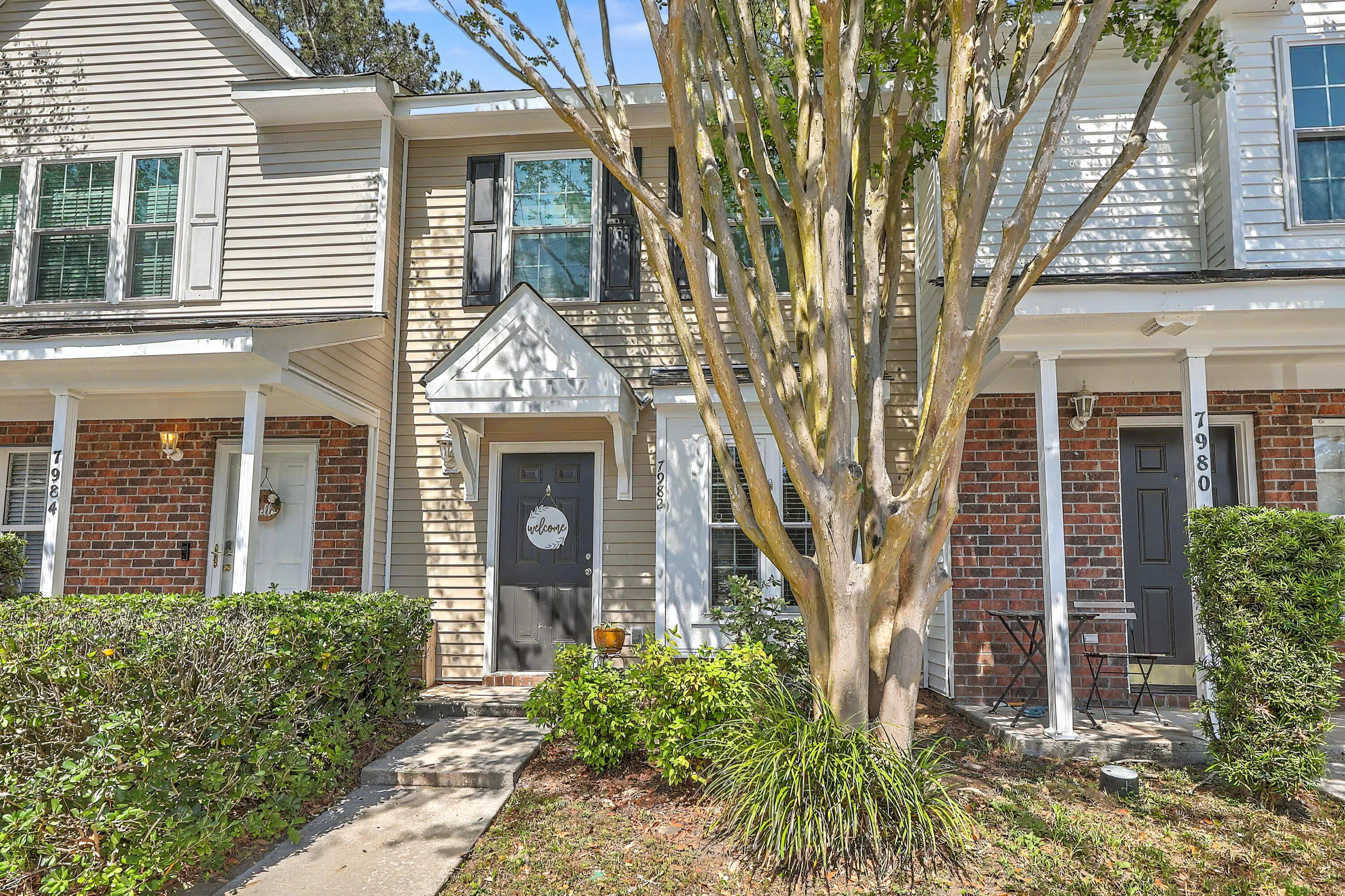 7982 Shadow Oak Drive
