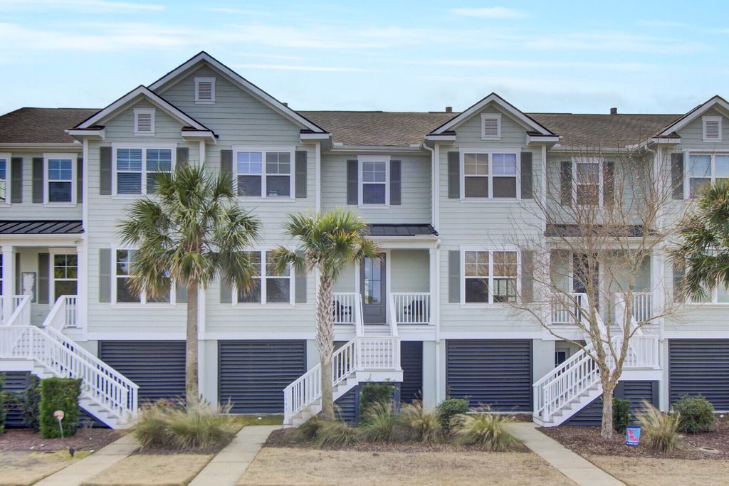 Photo of 1543 Prince Edward Street, Mount Pleasant, SC 29466 (MLS # 26000744)