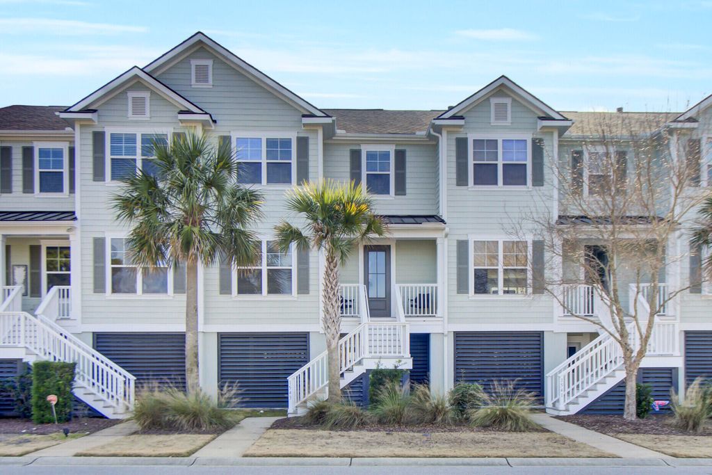 Photo of 1543 Prince Edward Street, Mount Pleasant, SC 29466 (MLS # 26000744)