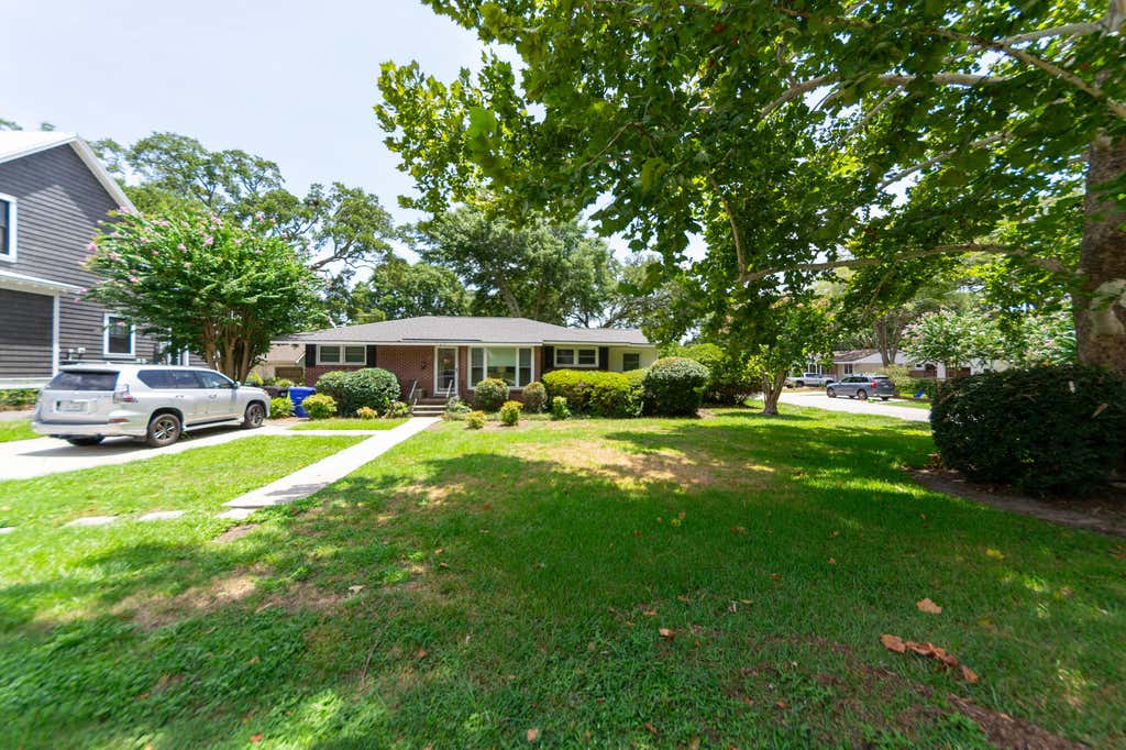Photo of 743 Sinlea Avenue, Mount Pleasant, SC 29464 (MLS # 26021384)