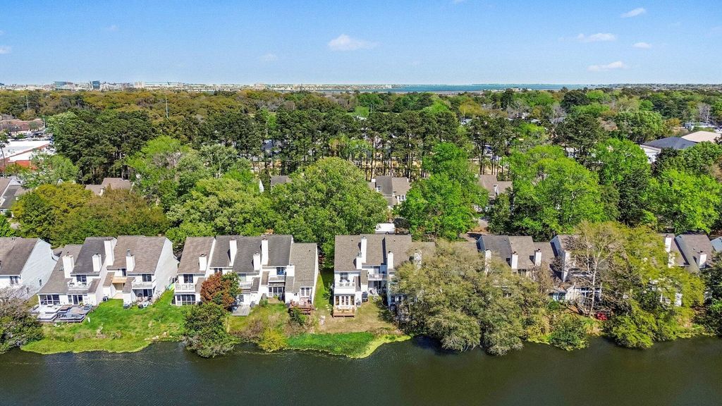 Photo of 7 Town Park Lane #D, Charleston, SC 29412 (MLS # 26008730)